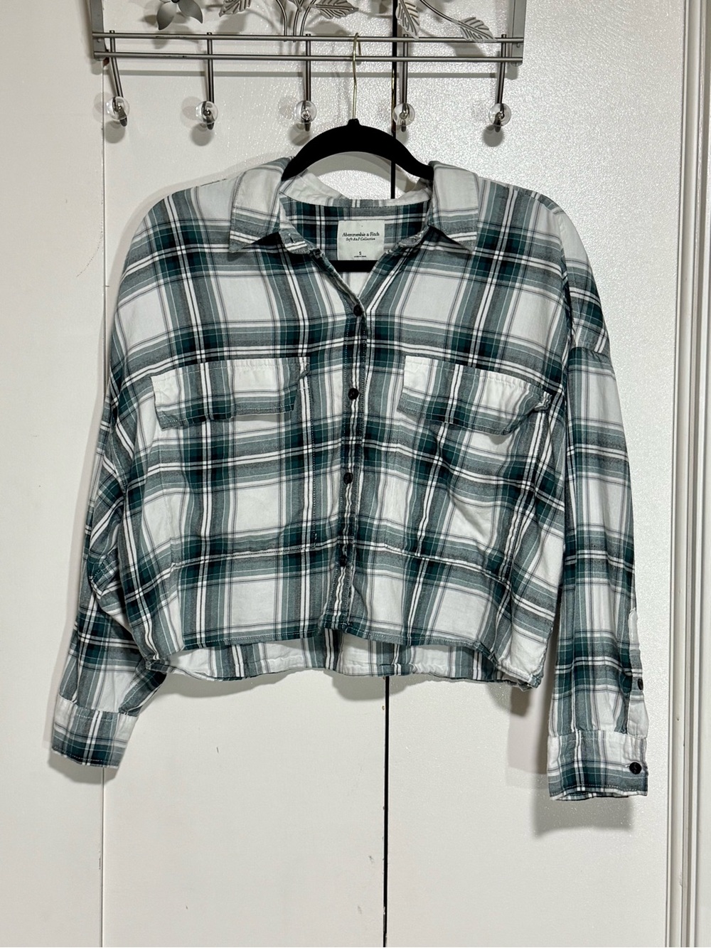 Abercrombie & Fitch Green Plaid Cropped Button Down Shirt Small